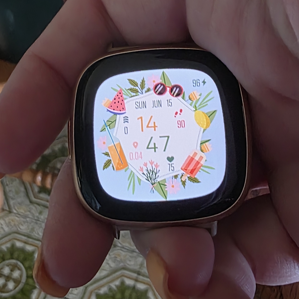 Fitbit Versa 4 Smartwatch - Rose Gold